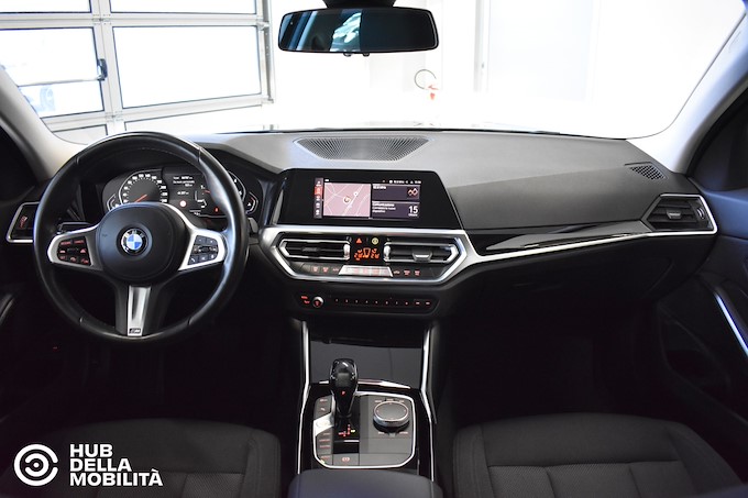 BMW 318d 48V Touring Business Advantage